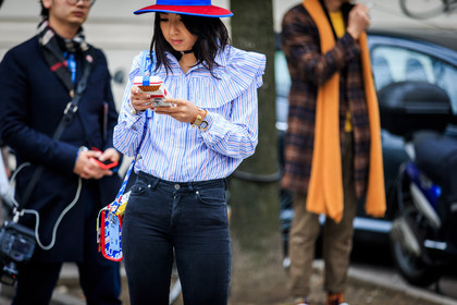 atmosphere details, AUTUMN WINTER 2016-2017, AW 16-17, black denim, blue hat, blue shirt, denim pants, detail, FALL WINTER 2016-2017, fashion week, frenchystyle, FW, FW 16-17, geometric, graphic bag, graphic shirt, horizontal, iphone, jeans, jonathan paciullo, leather bag, LFW, LONDON, MENSWEAR, multicolor bag, street style, striped shirt, stripes, trousers, yuwei zhangzou