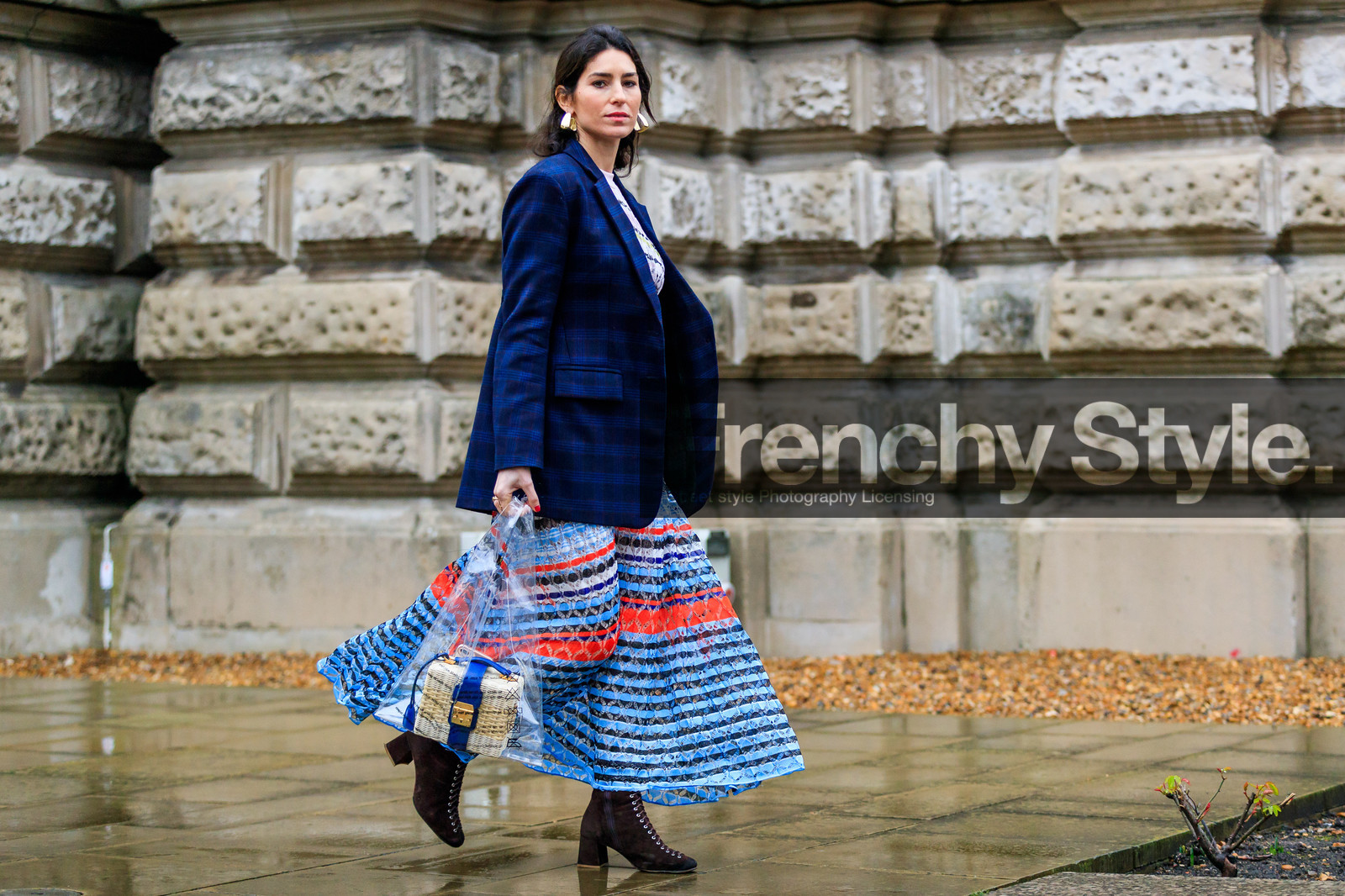 black shoes, blazer, blue jacket, blue skirt, brown boots, graphic bag, graphic jacket, graphic skirt, high heels, leather bag, leather shoes, printed bag, printed jacket, printed skirt, transparent bag, street style, jonathan paciullo, FW, frenchystyle, fashion week, LFW, LONDON, AUTUMN WINTER 2018-2019, AW 18-19, FALL WINTER 2018-2019, FW 18-19, horizontal, atmosphere details, full length, deborah reyner sebag