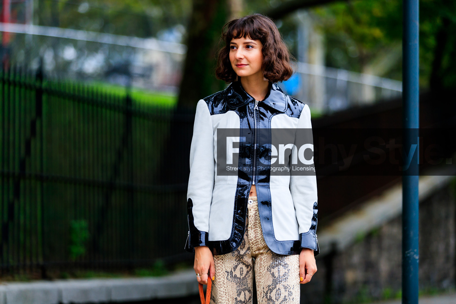 alyssa coscarelli, animal print, beige pants, black and white, graphic jacket, graphic pants, leather jacket, printed jacket, printed pants, snake print, trousers, street style, jonathan paciullo, FW, frenchystyle, fashion week, NYFW, NEW YORK, SPRING SUMMER 2019, SS 19, atmosphere details, horizontal, detail
