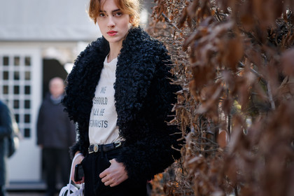 black belt, black jacket, christian dior, fur jacket, leather belt, printed t shirt, shearling, trousers, white t shirt, fashion week, frenchystyle, FW, jonathan paciullo, street style, PFW, PARIS, SPRING SUMMER 2017, SS 17, HAUTE COUTURE, atmosphere details, detail, horizontal, teddy quinlivan, model