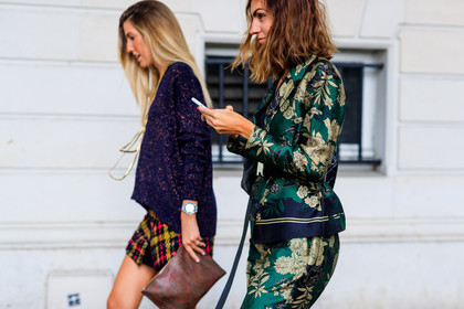 atmosphere details, black belt, blue sweater, blue swet, brown bag, checked skirt, detail, fashion week, floral, flowers, flowers suit, frenchystyle, FW, graphic bag, graphic jacket, graphic skirt, green jacket, green pants, green suit, horizontal, jonathan paciullo, leather bag, necklace, PARIS, PFW, plaid, printed bag, printed jacket, printed skirt, printed suit, SPRING SUMMER 2018, SS 18, street style, tartan, trousers