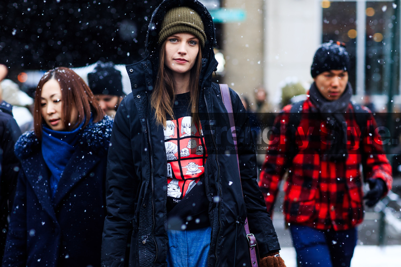 atmosphere details, AUTUMN WINTER 2016-2017, AW 16-17, black coat, black t shirt, cartoon, detail, fashion week, frenchystyle, FW, FW 16-17, hood, horizontal, jonathan paciullo, kaki beanie, model, NEW YORK, NYFW, printed t shirt, street style, woman