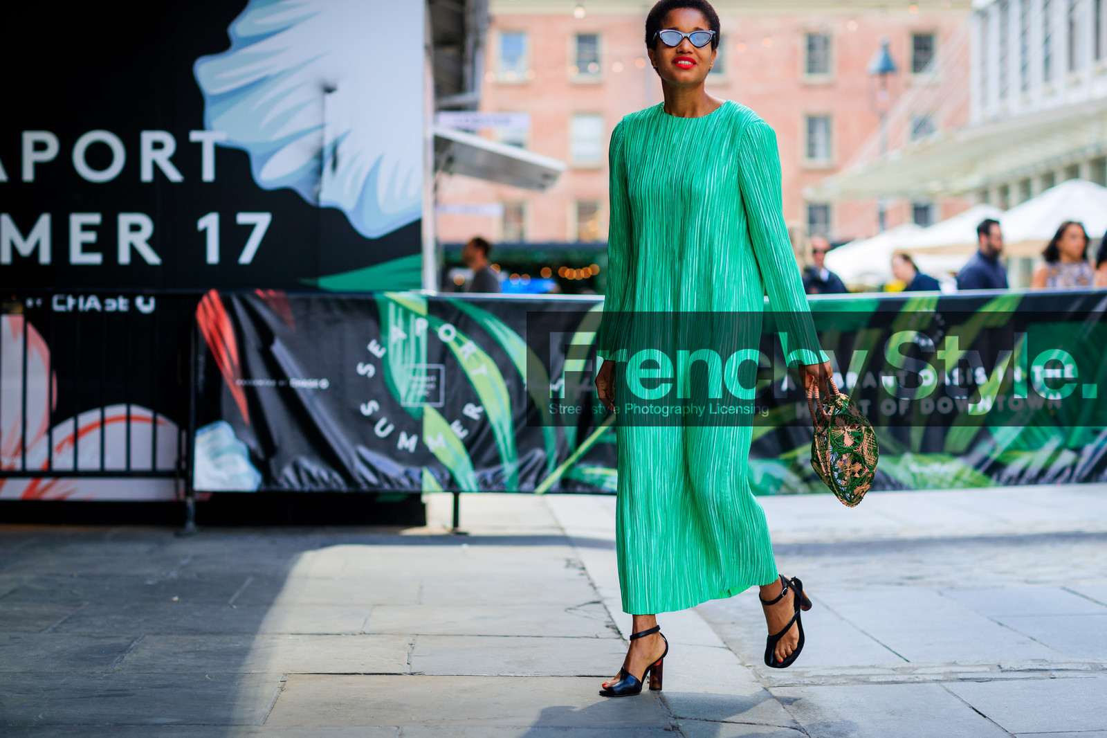 atmosphere details, black shoes, crochet, céline, fashion week, frenchystyle, full length, FW, green bag, green dress, high heels, horizontal, jonathan paciullo, leather bag, leather shoes, NEW YORK, NYFW, pleated dress, SPRING SUMMER 2018, SS 18, street style, sunglasses, tamu mcpherson