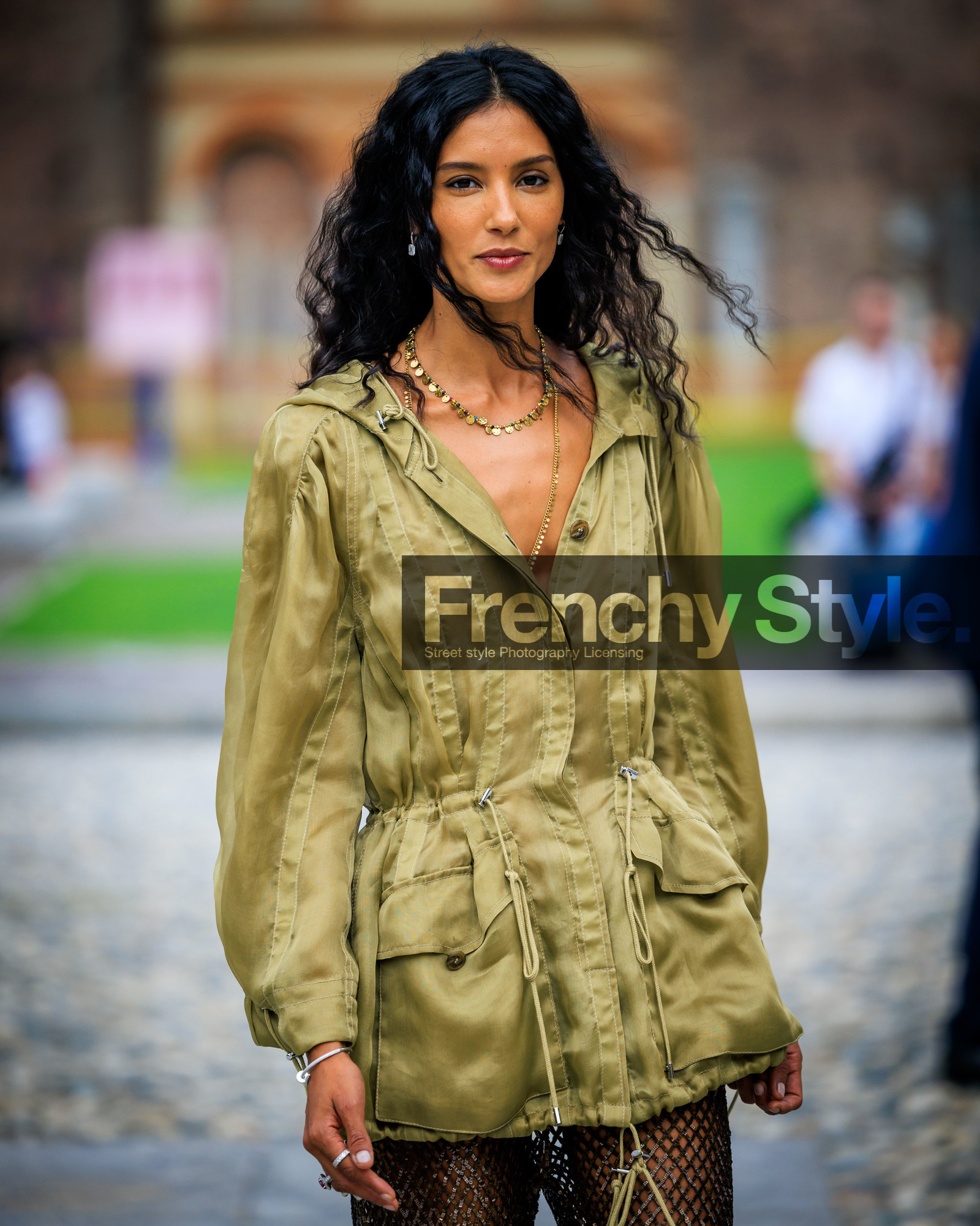 fashion week, frenchystyle, FW, jonathan paciullo, street style, MFW, MILAN, SPRING SUMMER 2024, SS 24, vertical, atmosphere details, detail