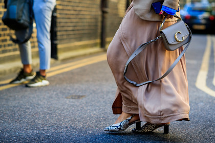 iphone, chloe bag, nude skirt, silk skirt, long skirt, animal skin shoes, sling back shoes, fashion week, frenchystyle, FW, jonathan paciullo, street style, atmosphere details, horizontal, detail
