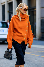 black bag, black skirt, earrings, leather bag, leonie hanne, orange sweater, sunglasses, transparent bag, street style, jonathan paciullo, FW, frenchystyle, fashion week, MFW, MILAN, SPRING SUMMER 2019, SS 19, vertical, atmosphere details, detail
