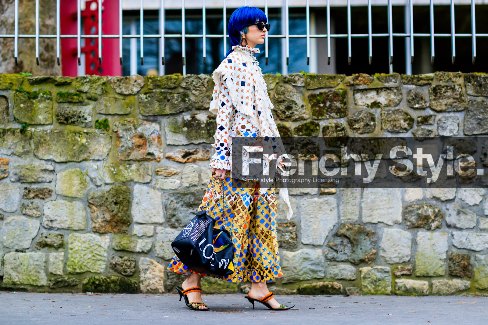 atmosphere details, AUTUMN WINTER 2017-2018, AW 17-18, blue hair, dyed hair, FALL WINTER 2017-2018, fashion week, frenchystyle, full length, FW, FW 17-18, geometric, graphic shirt, graphic skirt, high heels, horizontal, jonathan paciullo, leather bag, leather shoes, loewe, multicolor bag, multicolor skirt, PARIS, PFW, printed bag, printed shirt, printed skirt, ruffles, sita abellan, street style, sunglasses, white shirt, yellow skirt