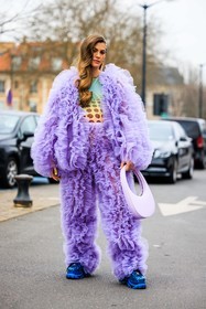 ruffles set, purple pants, purple jacket, coperni bag, purple bag, hair pins, cigar earrings, dots top, multicolor top, coperni, clara berry, street style, jonathan paciullo, FW, frenchystyle, fashion week, AUTUMN WINTER 2022-2023, FALL WINTER 2022_2023, FW 22-23, PFW, PARIS, full length, vertical