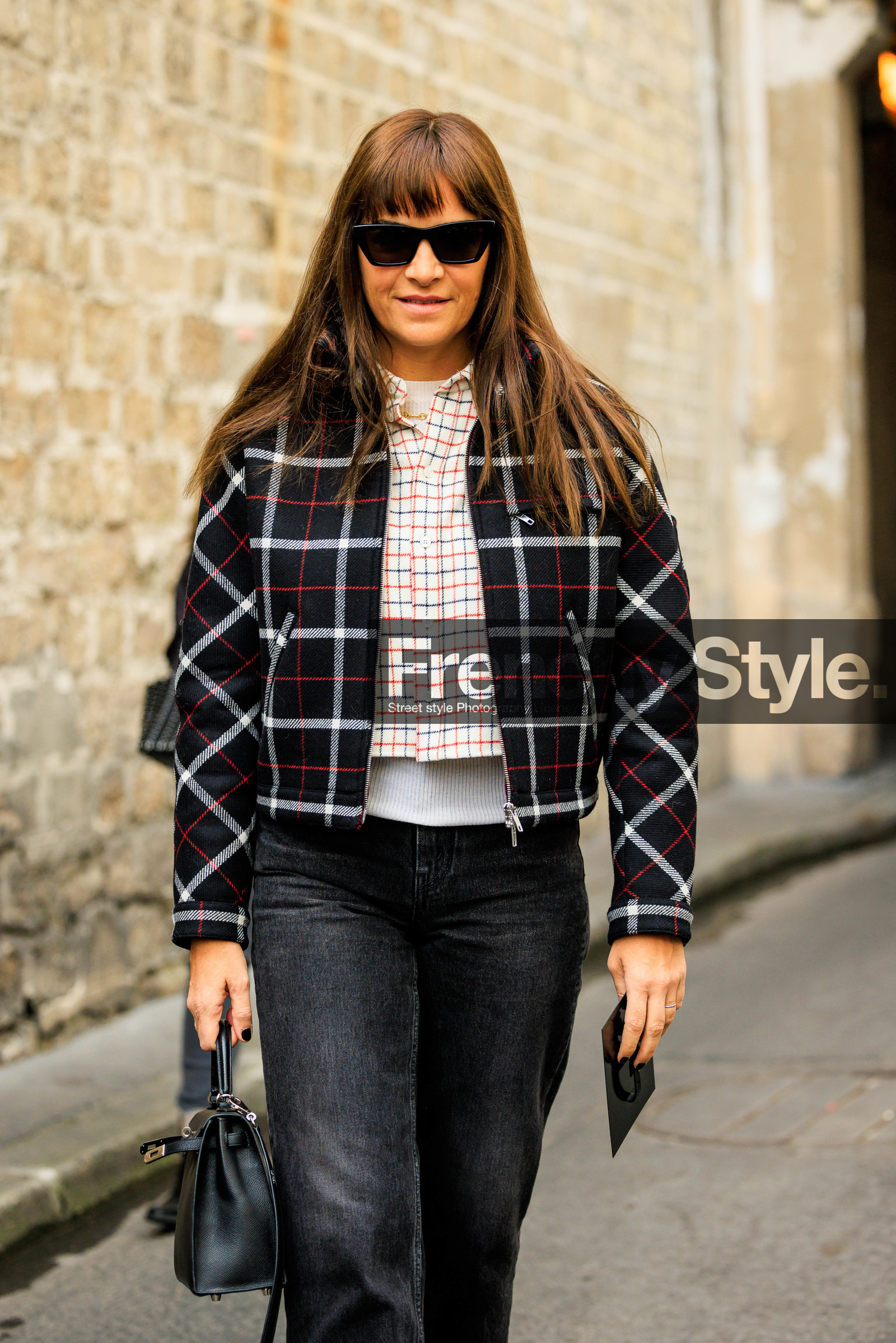 grey jeans, black sunglasses, plaid jacket, plaid shirt, white shirt, whit tshirt, black jacket, short jacker, black handbag, hermes bag, laure heriard dubreuil, fashion week, frenchystyle, FW, jonathan paciullo, street style, AUTUMN WINTER 2022-2023, FALL WINTER 2022_2023, FW 22-23, PFW, PARIS, vertical, detail
