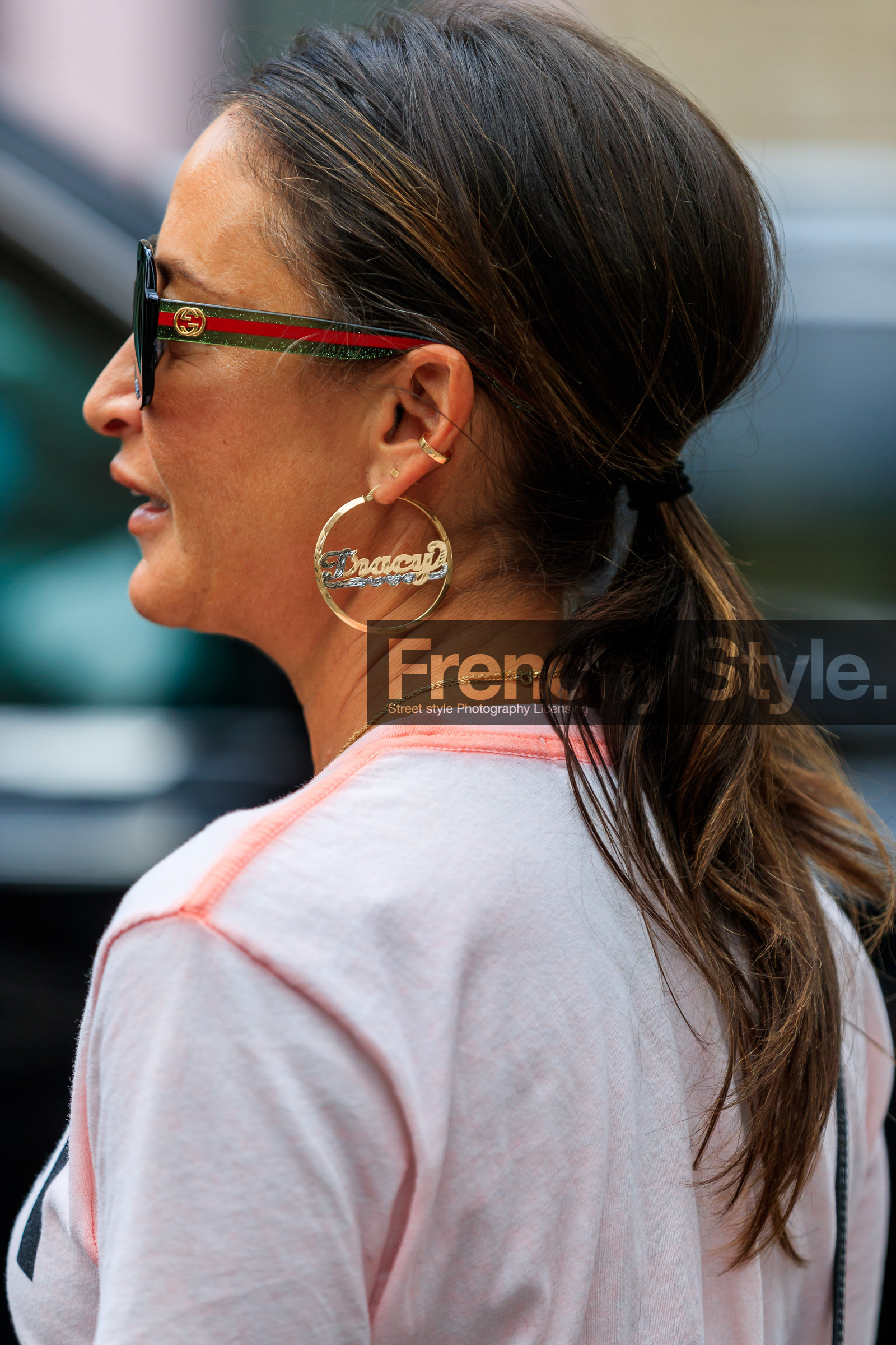 atmosphere details, back detail, detail, earrings, fashion week, frenchystyle, FW, gucci, jonathan paciullo, NEW YORK, NYFW, pink t shirt, ponytail, SPRING SUMMER 2018, SS 18, street style, sunglasses, vertical