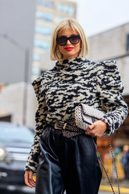 xenia adonts, black leather bag, black leather pants, black pullover, white pullover, oversize pullover, striped pullover, balloon sleeves, bicolor pullover, pearls bag, chanel bag, big sunglasses, big belt, studs belt, cowboy belt, carrot pants, fashion week, frenchystyle, FW, jonathan paciullo, street style, NYFW, NEW YORK, AUTUMN WINTER 2020-2021, FALL WINTER 2020-2021, FW 20-21, vertical, atmosphere details, detail