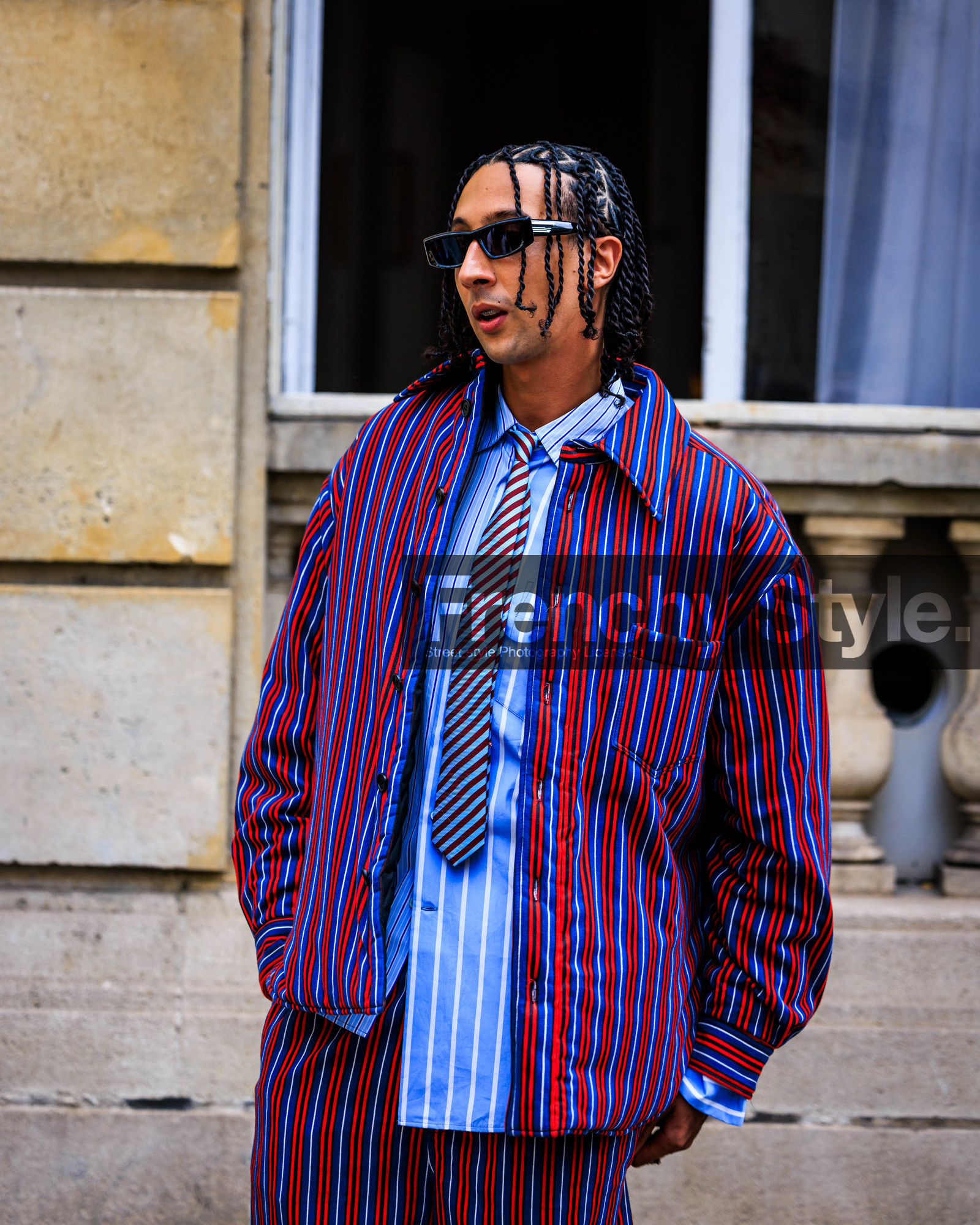 fashion week, frenchystyle, FW, jonathan paciullo, street style, PARIS, PFW, SPRING SUMMER 2024, SS 24, vertical, atmosphere details, detail