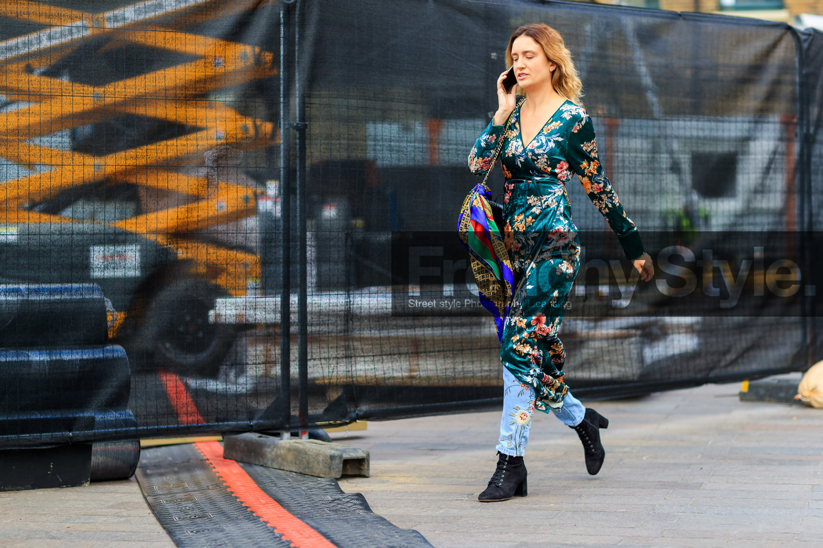 atmosphere details, black shoes, blue denim, denim pants, fashion week, floral, flowers, frenchystyle, full length, FW, graphic dress, green dress, high heels, horizontal, jeans, jonathan paciullo, leather shoes, LFW, LONDON, printed dress, printed pants, printed scarf, SPRING SUMMER 2018, SS 18, street style, trousers