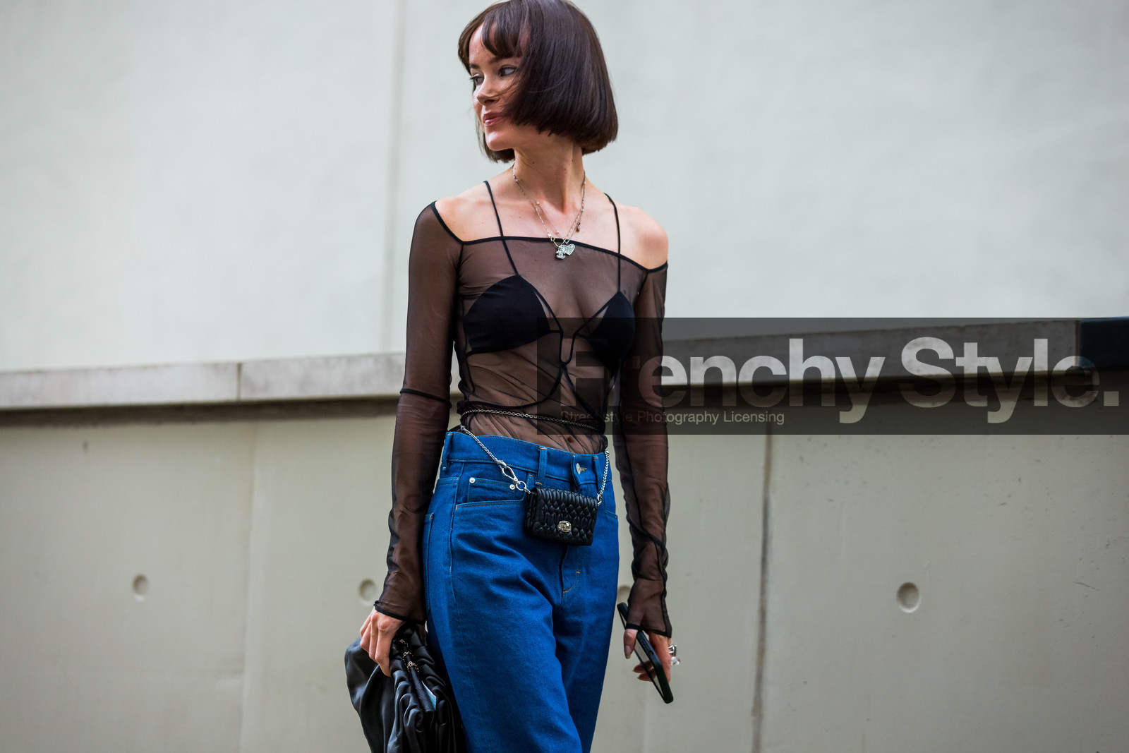 Julia Hobbs, clutch, mini bag, denim, heeled sandals, handbag, jeans, top, nensi dojaka, necklace, fashion week, frenchystyle, FW, jonathan paciullo, street style, SPRING SUMMER 2022, SS 22, LFW, LONDON, horizontal, atmosphere details, detail