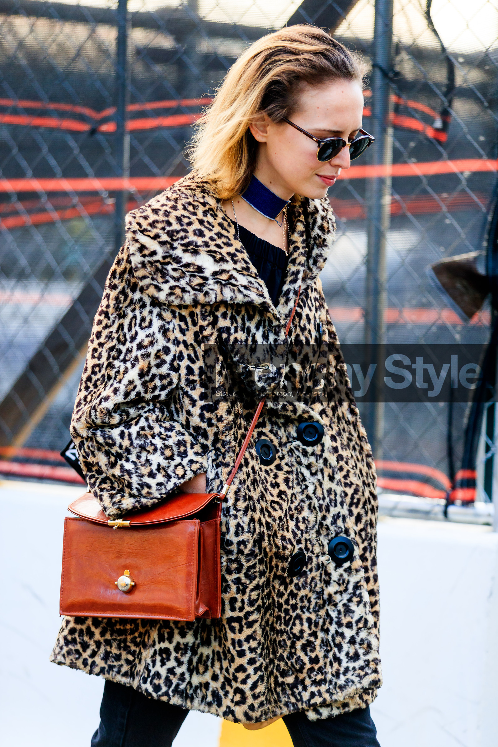 AUTUMN WINTER 2017-2018, AW 17-18, brown bag, brown coat, brown fur, choker, detail, FALL WINTER 2017-2018, fashion week, frenchystyle, Fur coat, FW, FW 17-18, jonathan paciullo, leather bag, leopard, leopard print, necklace, NEW YORK, NYFW, street style, sunglasses, trousers, vertical