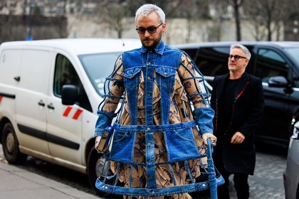 white hair, jean paul gaultier, denim dress, haute couture, beige dress, tattoo dress, black sunglasses, fashion week, frenchystyle, FW, jonathan paciullo, street style, PARIS, PFW, SPRING SUMMER 2022, SS 22, atmosphere details, detail, horizontal