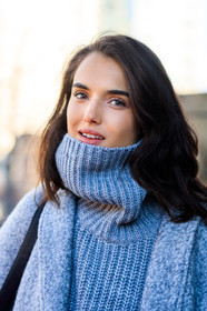 grey coat, grey sweater, natural, skin, skincare, street style, jonathan paciullo, FW, frenchystyle, fashion week, NYFW, NEW YORK, AUTUMN WINTER 2018-2019, AW 18-19, FALL WINTER 2018-2019, FW 18-19, vertical, atmosphere details, detail, portrait, model, blanca padilla