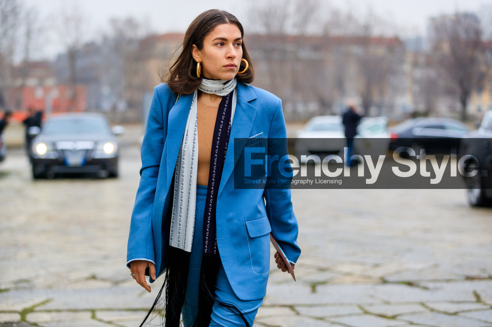 beige sweater, black and white, blazer, blue jacket, blue pants, blue suit, scarf, trousers, fashion week, frenchystyle, FW, jonathan paciullo, street style, MFW, MILAN, AUTUMN WINTER 2018-2019, FALL WINTER 2018-2019, FW 18-19, horizontal, atmosphere details