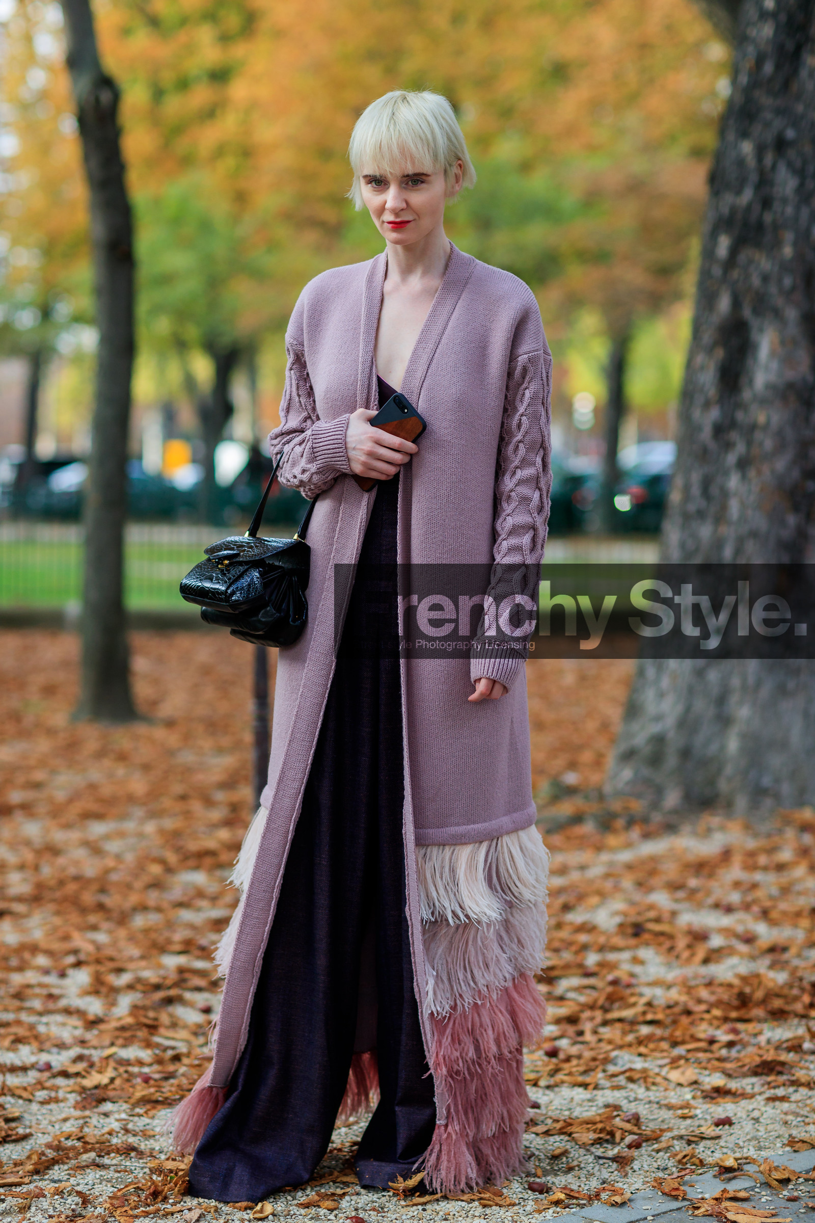 black bag, fashion week, feathers, frenchystyle, full length, FW, jonathan paciullo, leather bag, PARIS, PFW, pink coat, purple dress, red lips, SPRING SUMMER 2018, SS 18, street style, trousers, vertical, olga yanul