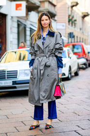 AUTUMN WINTER 2017-2018, AW 17-18, belted coat, blue denim, blue shirt, Clara Racz, denim pants, FALL WINTER 2017-2018, fashion week, frenchystyle, full length, FW, FW 17-18, grey coat, jeans, jonathan paciullo, leather bag, leather shoes, MFW, MILAN, multicolor bag, multicolor shoes, ray ban, street style, trench coat, trousers, vertical