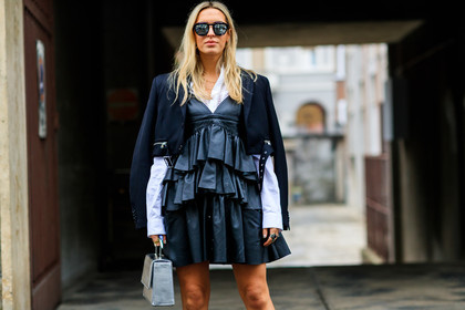 atmosphere details, AUTUMN WINTER 2017-2018, AW 17-18, black dress, black jacket, detail, FALL WINTER 2017-2018, fashion week, frenchystyle, FW, FW 17-18, horizontal, jonathan paciullo, leather bag, leather dress, MFW, MILAN, over the shoulder, ruffles, shiny bag, silver bag, street style, sunglasses, white shirt