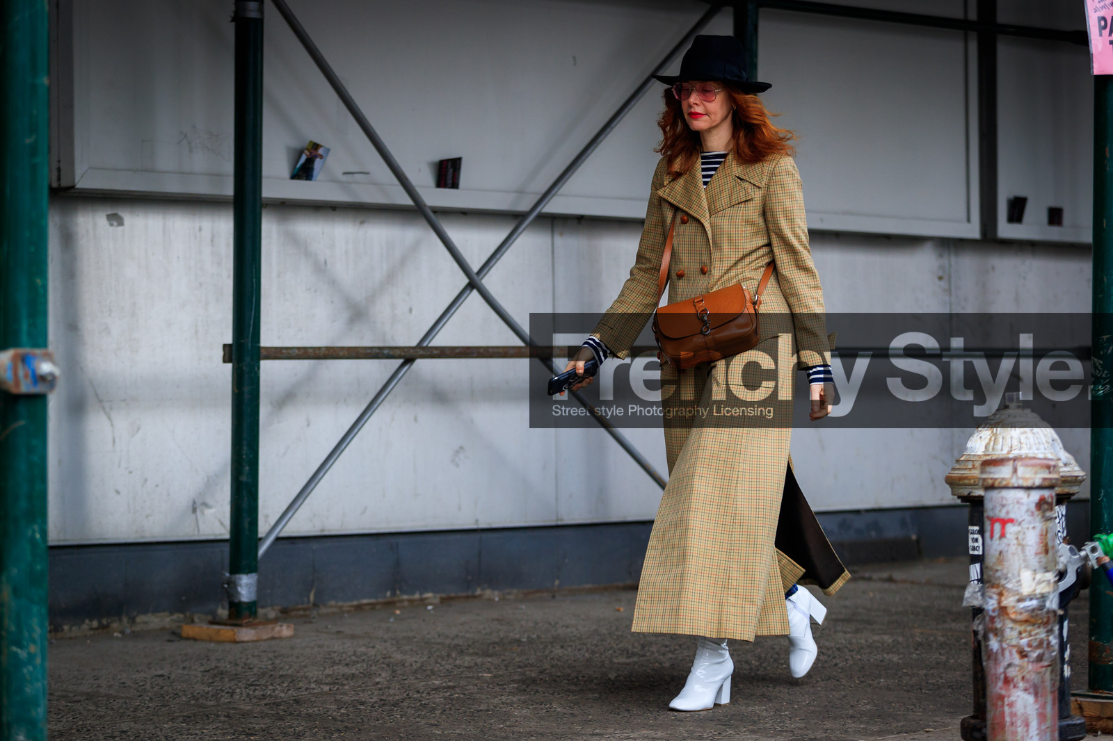 beige coat, black hat, brown bag, checked, high heels, leather bag, leather shoes, plaid, printed coat, stripes, sunglasses, tartan, white shoes, street style, jonathan paciullo, FW, frenchystyle, fashion week, NYFW, NEW YORK, AUTUMN WINTER 2018-2019, AW 18-19, FALL WINTER 2018-2019, FW 18-19, atmosphere details, horizontal, full length, christene barberich
