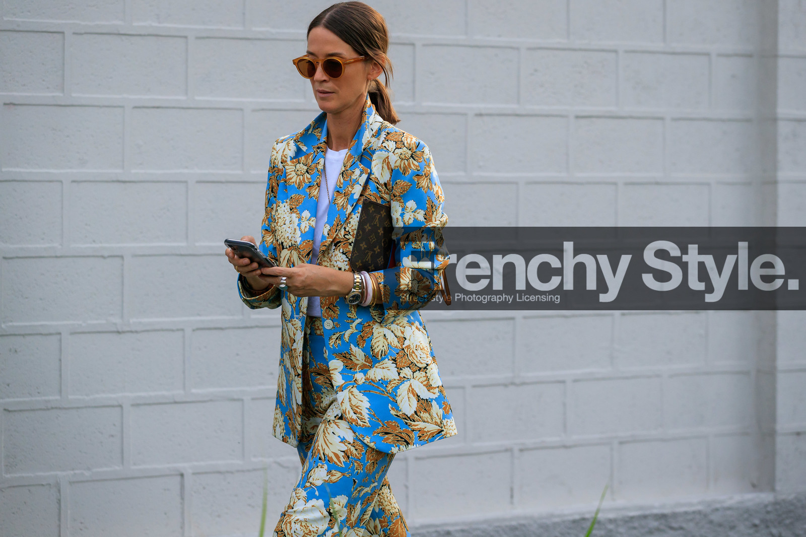 emily zak, rolex watch, silver and golden watch, man style watch, floral print jacket, floral printed pants, floral printed suits, light blue jacket, light blue pants, yellow jacket, yellow pants, louis vuitton clutch, monogrammed clutch, fashion week, frenchystyle, FW, jonathan paciullo, street style, MFW, MILAN, SPRING SUMMER 2020, SS 20