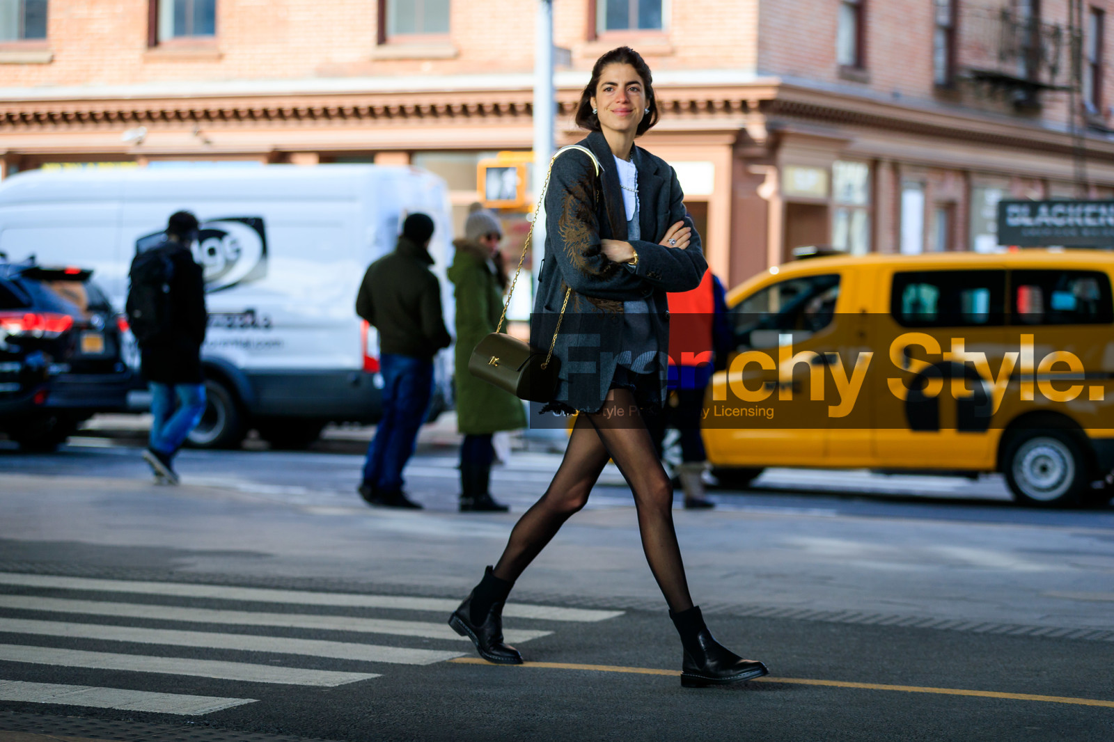 black shoes, blazer, green bag, grey jacket, leandra medine, leather bag, leather shoes, tights, street style, jonathan paciullo, frenchystyle, NYFW, NEW YORK, AUTUMN WINTER 2019-2020, AW 19-20, FALL WINTER 2019-2020, FW 19-20, fashion week, FW, atmosphere details, horizontal, full length