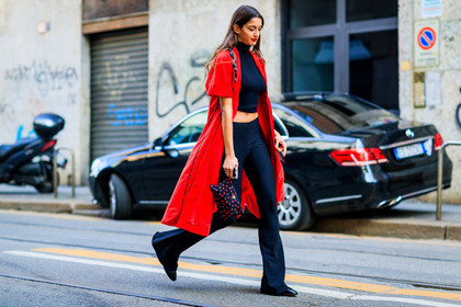 atmosphere details, AUTUMN WINTER 2017-2018, AW 17-18, black bag, black pants, black shoes, black top, cropped top, FALL WINTER 2017-2018, fashion week, frenchystyle, full length, FW, FW 17-18, graphic bag, horizontal, jonathan paciullo, leather bag, leather shoes, MFW, MILAN, polka dot, printed bag, red coat, Sara Nicole Rossetto, street style, trousers