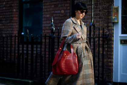 beige coat, checked, graphic jacket, houndstooth pattern, leather bag, plaid, printed jacket, red bag, sunglasses, fashion week, frenchystyle, FW, jonathan paciullo, street style, LFW, LONDON, AUTUMN WINTER 2018-2019, AW 18-19, FALL WINTER 2018-2019, FW 18-19, horizontal, atmosphere details, detail