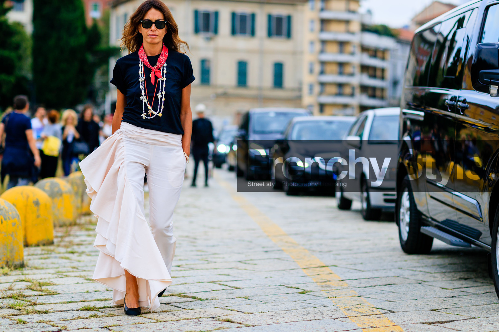 atmosphere details, black shoes, black t shirt, blue denim, denim pants, fashion week, frenchystyle, full length, FW, graphic pants, horizontal, jeans, jonathan paciullo, leather shoes, MFW, MILAN, necklace, red bandana, SPRING SUMMER 2017, SS 17, street style, sunglasses, trousers, white pants