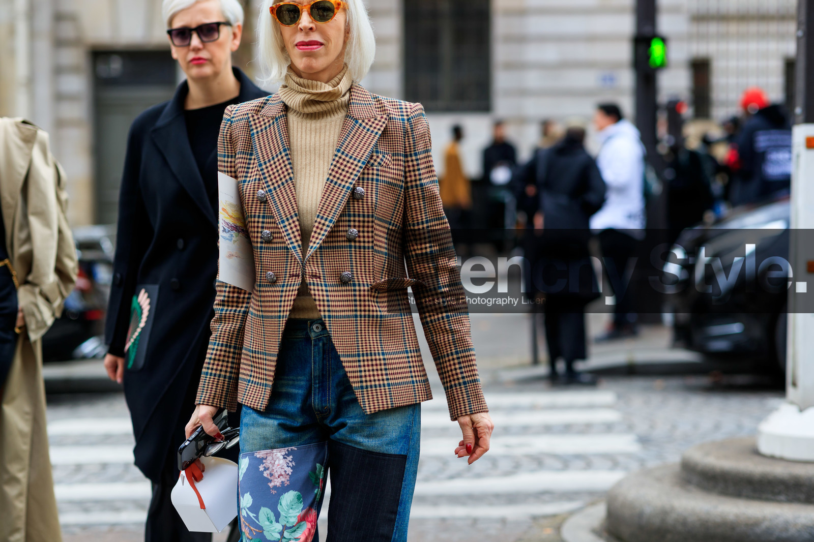 beige sweater, blazer, blue denim, brown jacket, checked, denim pants, embroidered jeans, floral, flowers, graphic jacket, graphic pants, houndstooth motif, jeans, leather bag, plaid, printed jacket, printed pants, sunglasses, trousers, PARIS, PFW, street style, jonathan paciullo, FW, frenchystyle, fashion week, AUTUMN WINTER 2019-2020, AW 19-20, FALL WINTER 2019-2020, FW 19-20, horizontal, atmosphere details, detail