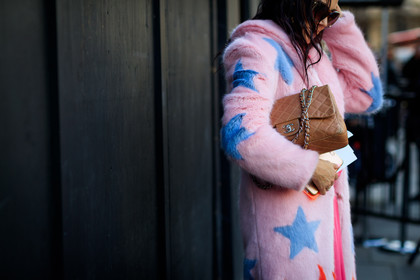 beige bag, chanel handbag, Fur coat, graphic jacket, leather bag, pink coat, pink fur, printed jacket, stars, sunglasses, fashion week, frenchystyle, FW, jonathan paciullo, street style, LFW, LONDON, AUTUMN WINTER 2018-2019, AW 18-19, FALL WINTER 2018-2019, FW 18-19, horizontal, atmosphere details, detail