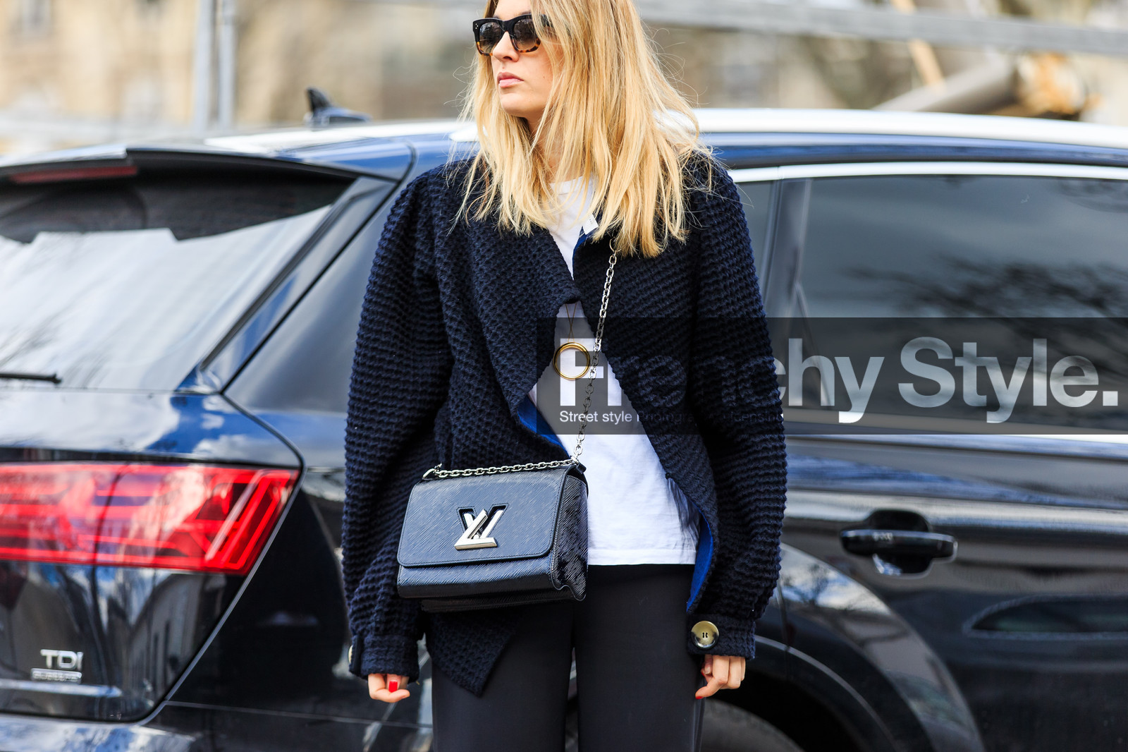 atmosphere details, AUTUMN WINTER 2016-2017, AW 16-17, black bag, black jacket, black pants, camille charriere, detail, FALL WINTER 2016-2017, fashion week, frenchystyle, FW, FW 16-17, golden jewelry, horizontal, jonathan paciullo, leather bag, louis vuitton, necklace, PARIS, PFW, street style, sunglasses, trousers, white t shirt