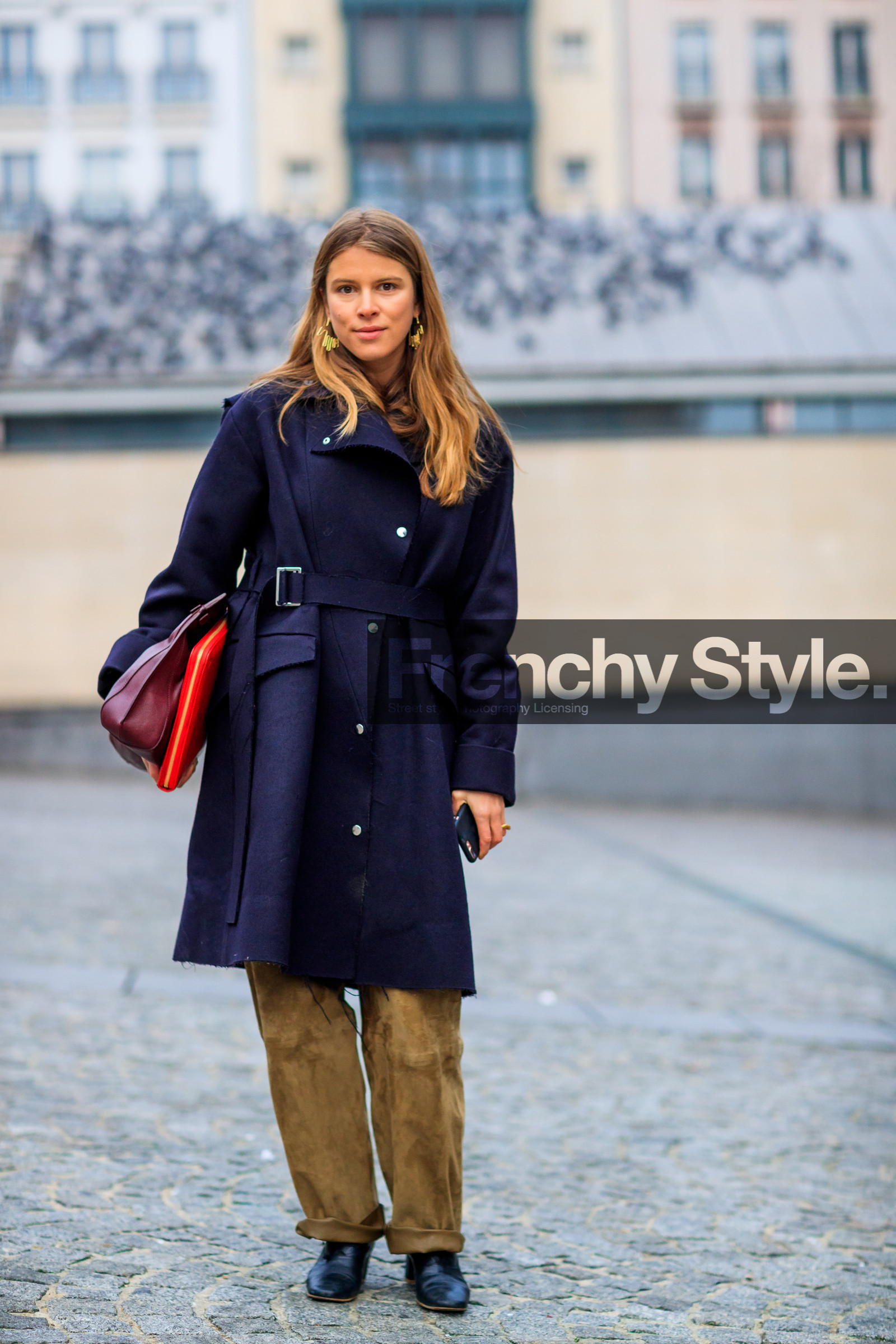 black boots, black shoes, bordeaux, brown pants, burgundy, leather bag, leather pants, leather shoes, navy coat, red bag, suede pants, trousers, varnished leather shoes, fashion week, frenchystyle, FW, jonathan paciullo, street style, PFW, PARIS, SPRING SUMMER 2017, SS 17, HAUTE COUTURE, vertical, full length, monica anley