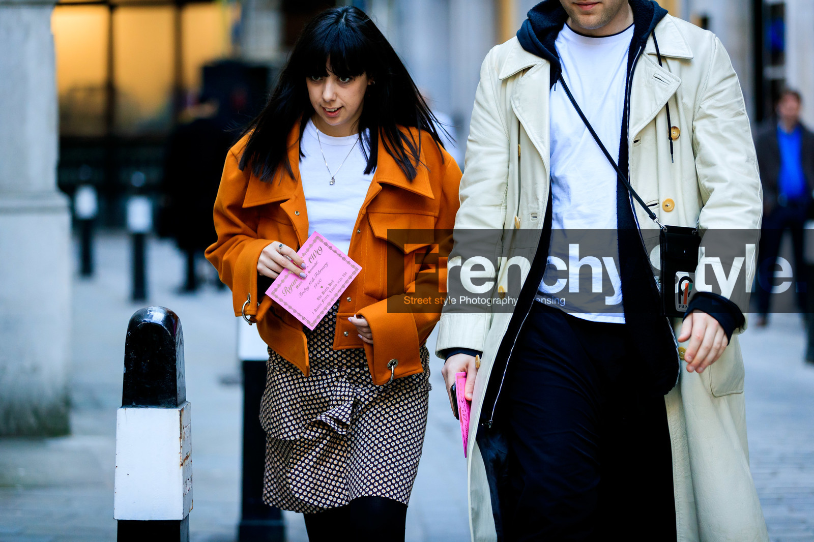 beige coat, black pants, black sweater, brown skirt, camel jacket, checked, graphic skirt, hoodie, leather bag, plaid, prada, printed skirt, ruffled skirt, trousers, white t shirt, fashion week, frenchystyle, FW, jonathan paciullo, street style, LFW, LONDON, AUTUMN WINTER 2019-2020, AW 19-20, FW 19-20, FALL WINTER 2019-2020, horizontal, atmosphere details, detail