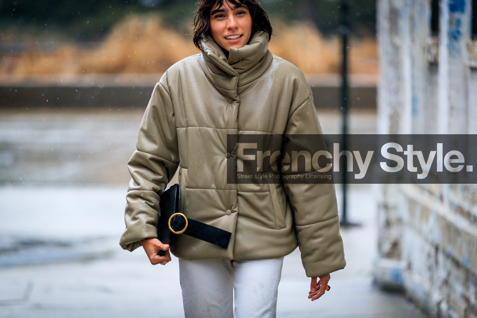 beige jacket, black bag, denim pants, down jacket, jeans, leather bag, leather jacket, loewe, trousers, white denim, street style, jonathan paciullo, FW, frenchystyle, fashion week, NYFW, NEW YORK, AUTUMN WINTER 2018-2019, AW 18-19, FALL WINTER 2018-2019, FW 18-19, atmosphere details, horizontal, detail, model, mari giudicelli
