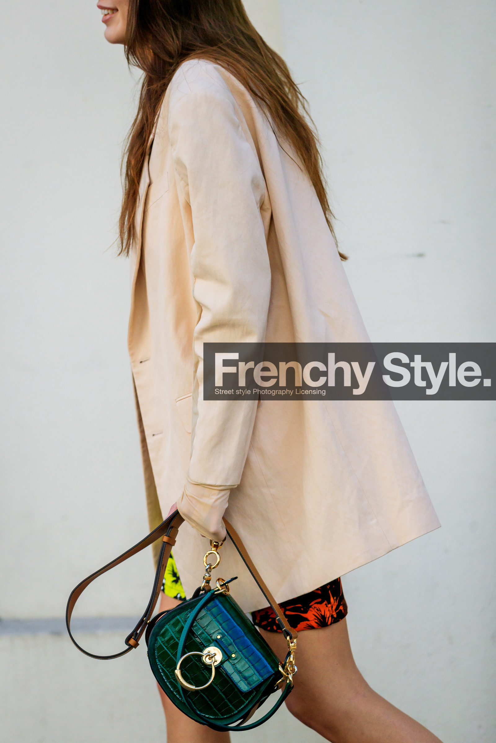 beige jacket, blazer, chloé, estelle pigault, green bag, leather bag, fashion week, frenchystyle, FW, jonathan paciullo, street style, PFW, PARIS, AUTUMN WINTER 2019-2020, AW 19-20, FALL WINTER 2019-2020, FW 19-20, vertical, atmosphere details, detail