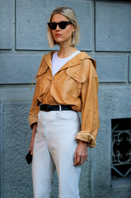 linda tol, tol sunglasses, beige leather top, beige hoodie, white leather pants, black leather belt, diamond earrings, square shape earrings, white t-shirt, sleeveless t-shirt, fashion week, frenchystyle, FW, jonathan paciullo, street style, MFW, MILAN, AUTUMN WINTER 2020-2021, FALL WINTER 2020-2021, FW 20-21, vertical, atmosphere details, detail