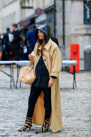 chloe loulou de saison, beige trench coat, beige leather bag, big bag, shopping bag, hand bag, black jacket, black pants, black hoodie, animal printed boots, low boots, sharp end boots, fur boots, beige boots, fashion week, frenchystyle, FW, jonathan paciullo, street style, PFW, PARIS, SPRING SUMMER 2020, SS 20, horizontal, full length