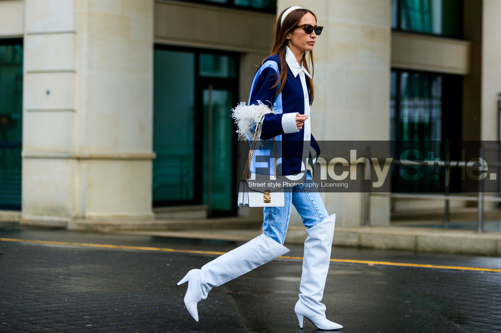 blazer, blue sneakers, brown jacket, brown pants, brown suit, claire thomson jonville, jonvi, leather bag, leather shoes, nike, sunglasses, trousers, white t shirt, PARIS, PFW, street style, jonathan paciullo, FW, frenchystyle, fashion week, AUTUMN WINTER 2019-2020, AW 19-20, FALL WINTER 2019-2020, FW 19-20, horizontal, atmosphere details, full length