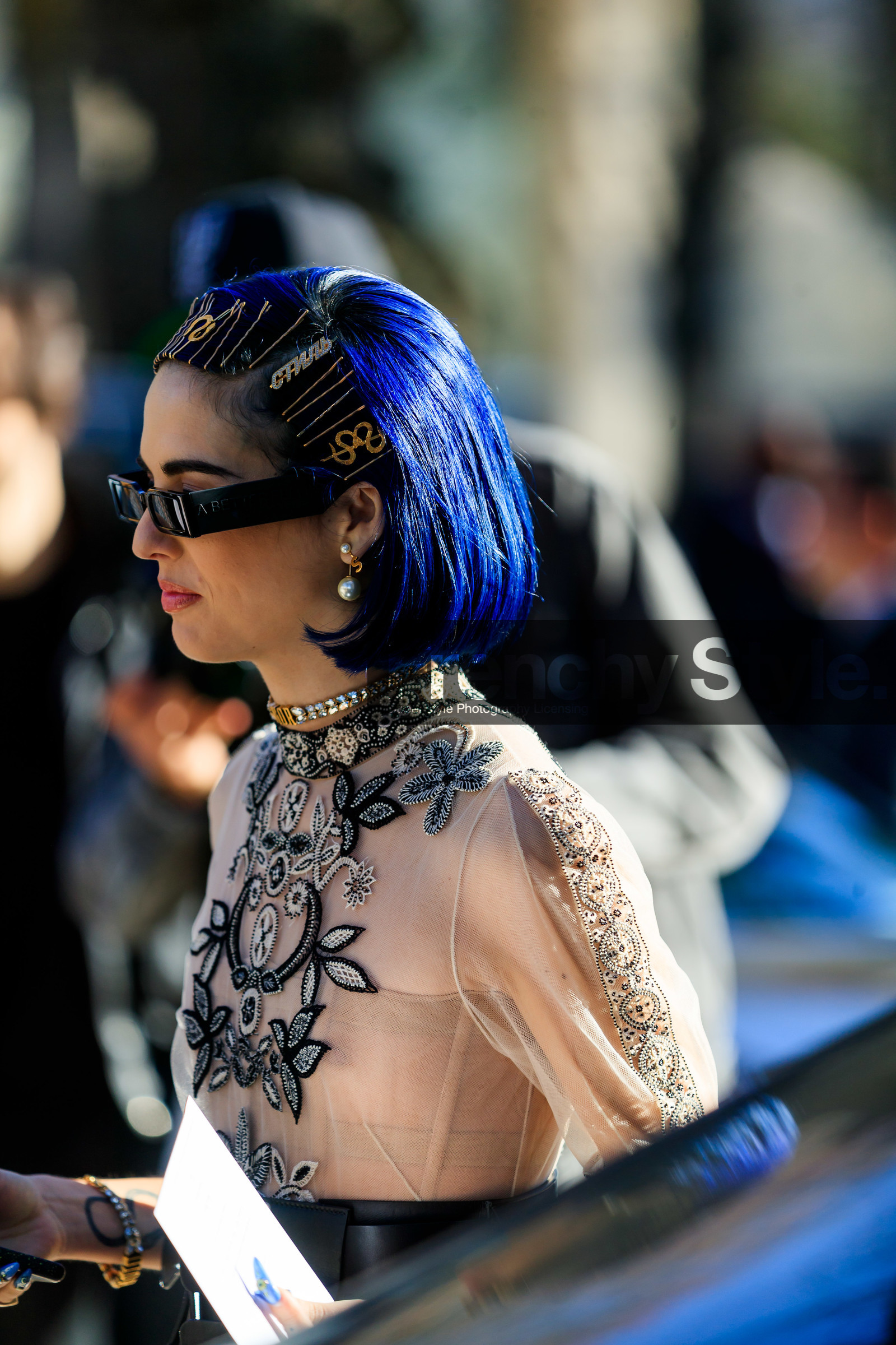 blue hair, choker, christian dior, dyed hair, earrings, embroidered dress, glitter, graphic dress, hair clip, necklace, pearls, printed dress, see through, sita abellan, sunglasses, tulle, PARIS, PFW, street style, jonathan paciullo, FW, frenchystyle, fashion week, AUTUMN WINTER 2019-2020, AW 19-20, FALL WINTER 2019-2020, FW 19-20, vertical, atmosphere details, detail