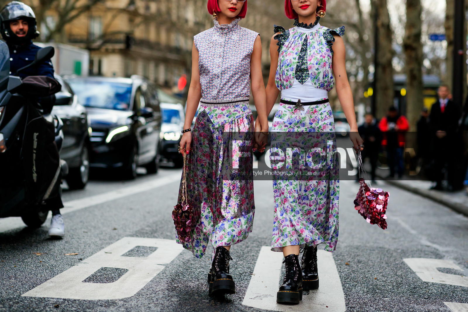 Ami and Aya Suzuki, pink hair, dyed hair, butterfly sunglasses, sheer sunglasses, glitter sunglasses, strassed sunglasses, golden earrings, dangling earrings, big earrings, round shape bag, hoop earrings, sequins bag, pink bag, silvered starp bag, silvered chain strap bag, paco rabanne bag, paco rabanne dress, paco rabanne look, paco rabanne shirt, paco rabanne skirt, paco rabanne top, black leather boots, flat boots, laced boots, big sole boots, low boots, floral printed dress, sleeveless dress, ruffle dress, lace dress, multicolor dress, white dress, long dress, metalic skirt, long skirt, floral printed skirt, pink skirt, pink shirt, floral printed shirt, ruffle shirt, sleeveless shirt, lace shirt, high collar shirt, belt jewel, belted dress, belted skirt, strassed belt, animal shape buckle belt, fashion week, frenchystyle, FW, jonathan paciullo, street style, PFW, PARIS, AUTUMN WINTER 2020-2021, FALL WINTER 2020-2021, FW 20-21, horizontal, detail, atmosphere details