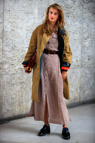 sonia sieff, camel trenchcoat, camel parka, brown leather bag, checked dress, burgundy dress, white dress, belted dress, long dress, black leather derbies, button dress, chloe bag, chloe jacket, chloe look, chloe dress, chloe shoes, fashion week, frenchystyle, FW, jonathan paciullo, street style, PFW, PARIS, SPRING SUMMER 2021, SS 21, vertical, full length