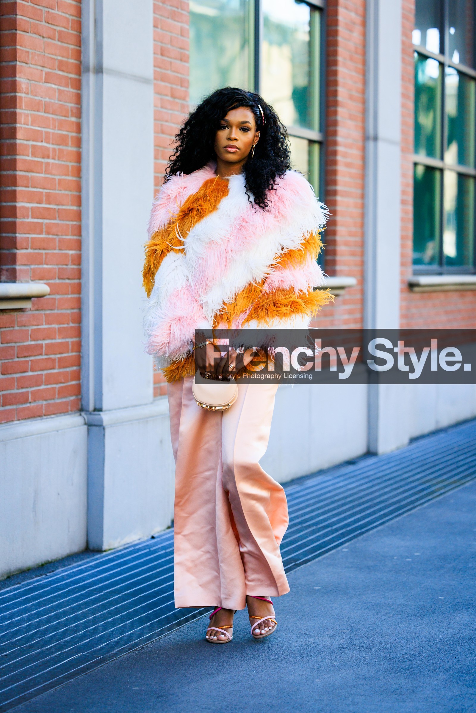 furry coat, multicolor coat, salmon pants, silk pants, baggy pants, mini fendi bag, pink mini bag, pink sandals, hair pin, fluffy coat, stripes coat, oversized pants, fashion week, frenchystyle, FW, jonathan paciullo, street style, MFW, MILAN, FALL WINTER 2022_2023, AUTUMN WINTER 2022-2023, FW 22-23, vertical, full length