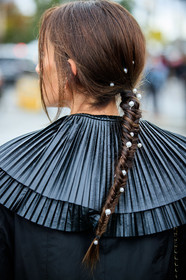 chloe loulou de saison, black cape, collar details, pleated collar, back details, hair details, hair clip, pearl detail, pearl pin, pearl hair clip, plaited hair, PARIS, PFW, fashion week, frenchystyle, FW, jonathan paciullo, street style, SPRING SUMMER 2021, SS 21, vertical, atmosphere details, detail
