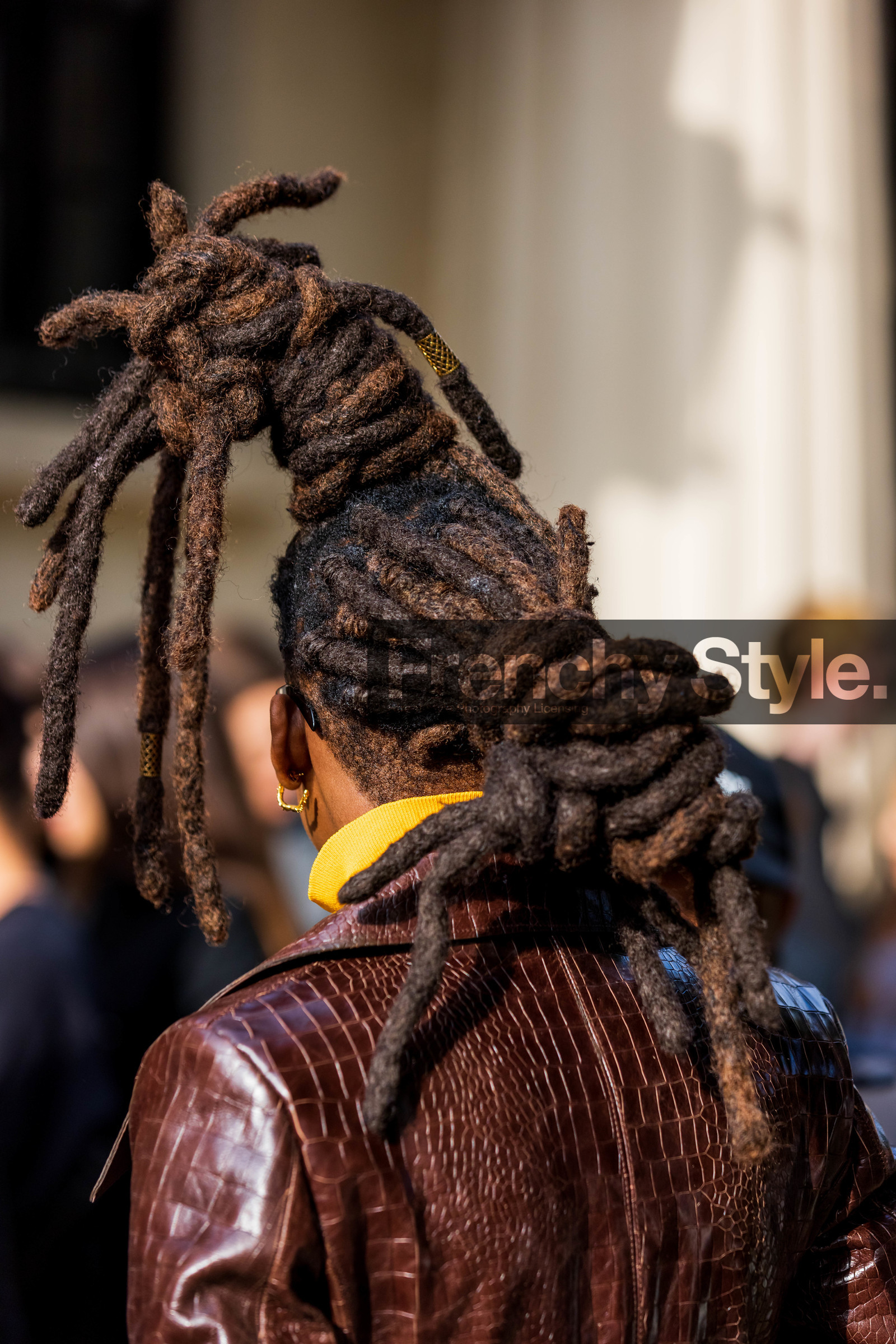 details, hair, leather, jacket, fashion week, frenchystyle, FW, jonathan paciullo, street style, SS 22, SPRING SUMMER 2022, LFW, LONDON, vertical, atmosphere details, detail
