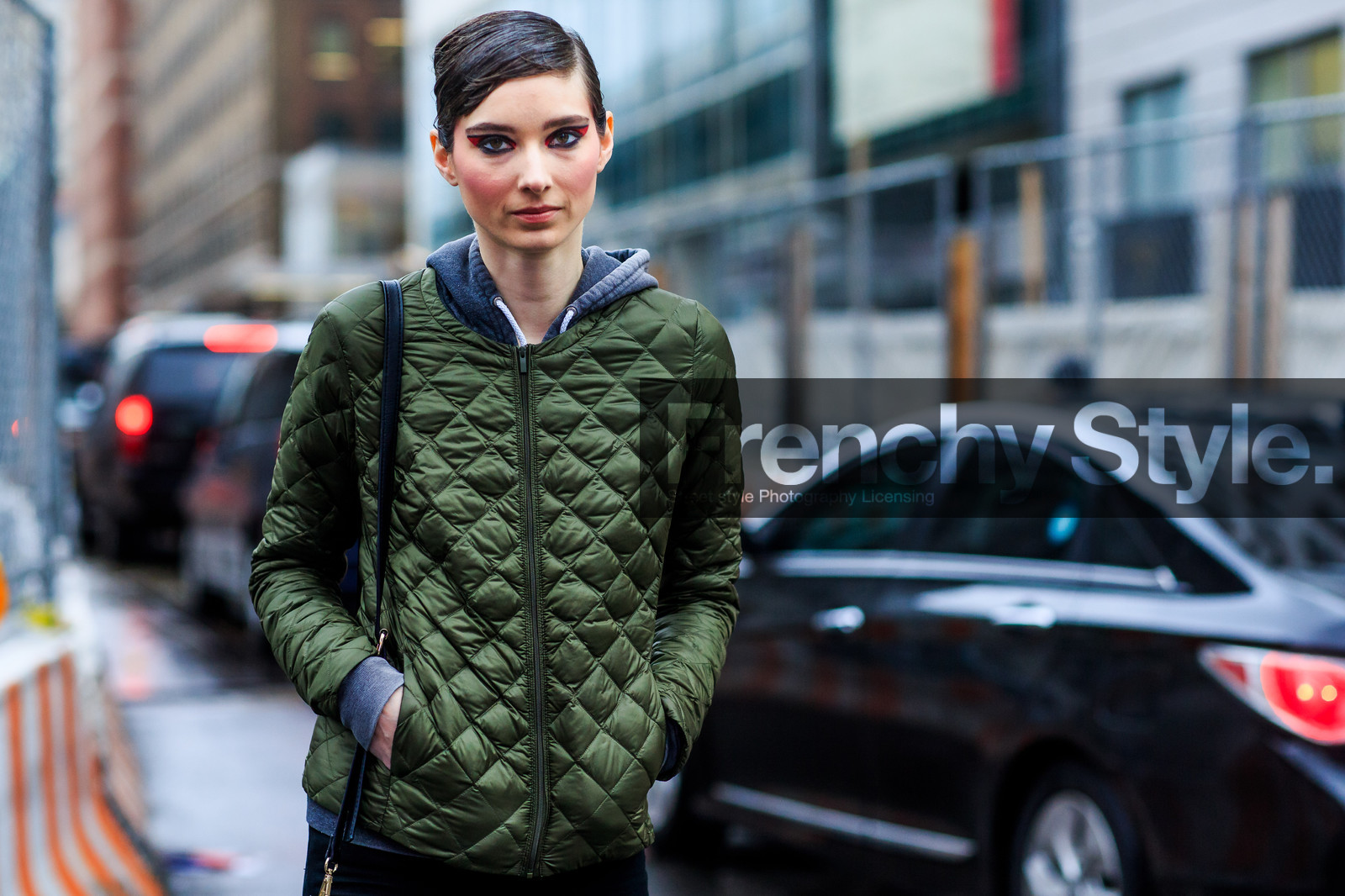 atmosphere details, AUTUMN WINTER 2016-2017, AW 16-17, detail, down jacket, eyeshadow, fashion week, frenchystyle, FW, FW 16-17, grey sweater, hoodie, horizontal, jonathan paciullo, kaki jacket, model, NEW YORK, NYFW, pulled back hair, street style, wet hair, woman