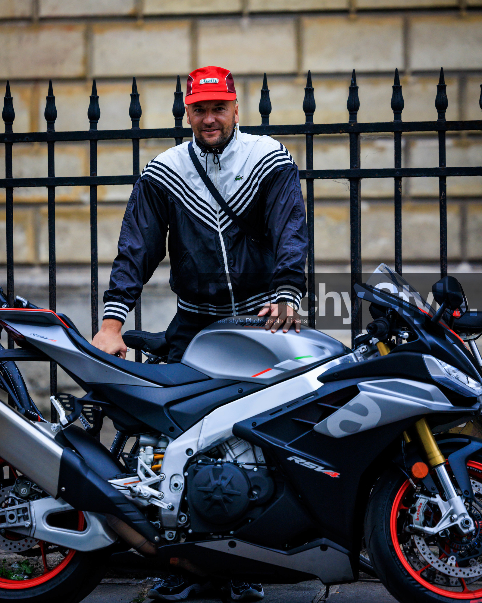PARIS, PFW, fashion week, frenchystyle, FW, jonathan paciullo, street style, SPRING SUMMER 2024, SS 24, vertical, atmosphere details, detail