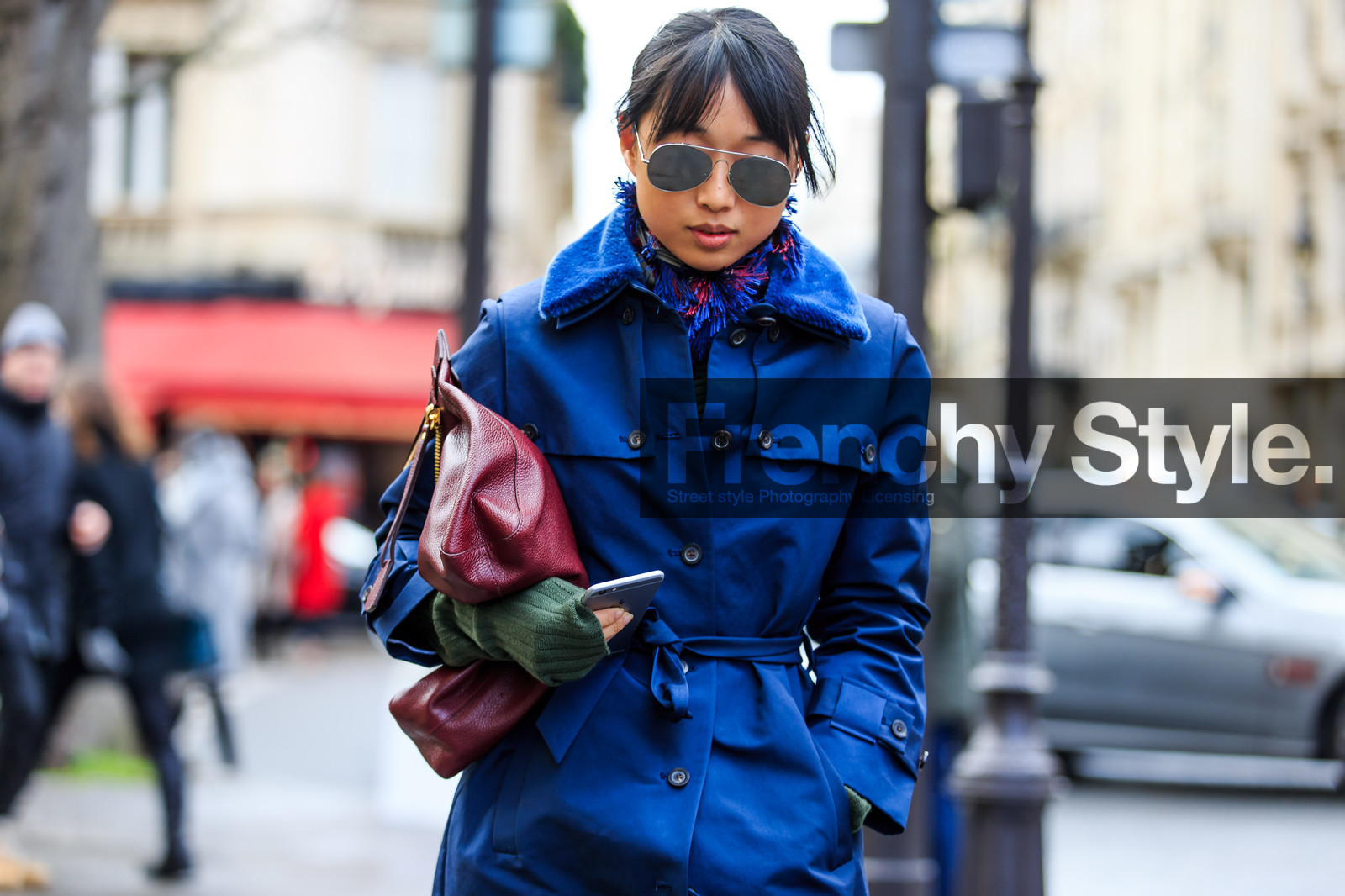 atmosphere details, AUTUMN WINTER 2016-2017, aviator sunglasses, AW 16-17, blue coat, bordeaux, burgundy, detail, FALL WINTER 2016-2017, fashion week, frenchystyle, fur collar, FW, FW 16-17, horizontal, jonathan paciullo, leather bag, margaret, zhang, PARIS, PFW, red bag, street style, sunglasses, trench coat